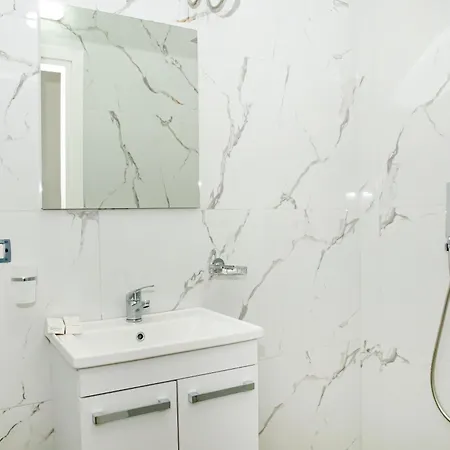 Πανσιόν Alv Rent 3*