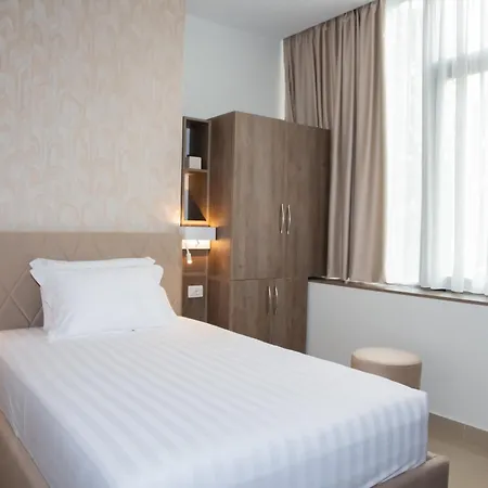 Pensión Alv Rent Vlorë